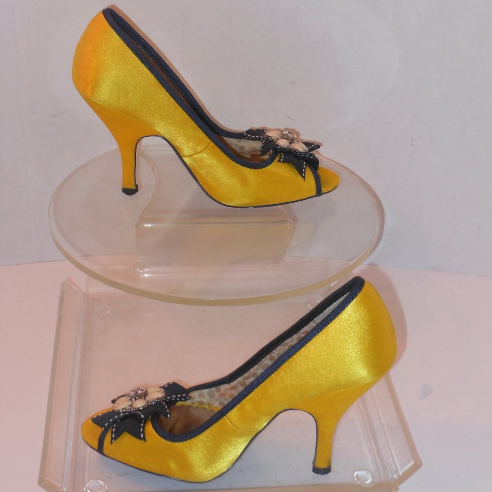 Poetic Licence London Peep Toe Pumps Size 7 Medium